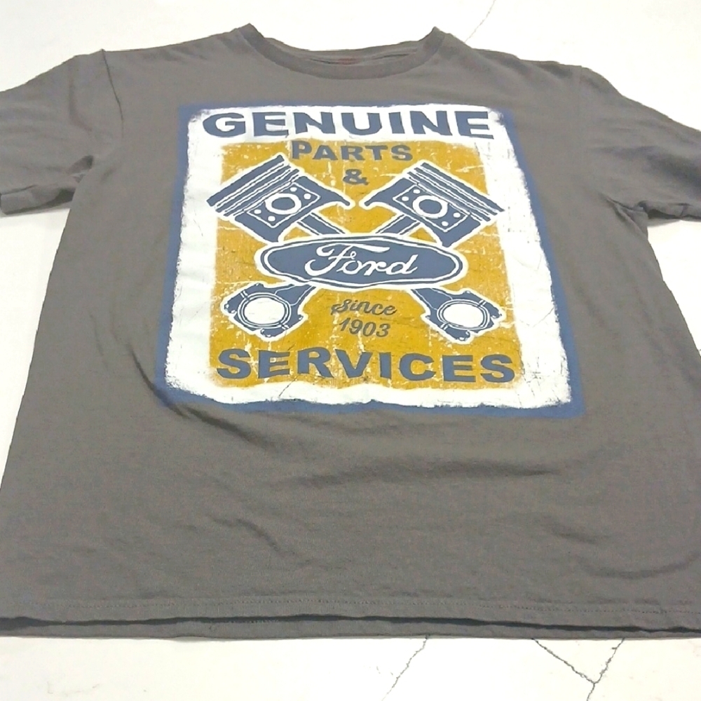 Ford Genuine Parts Graphic T-Shirt, medium size, pre-loved good conditions